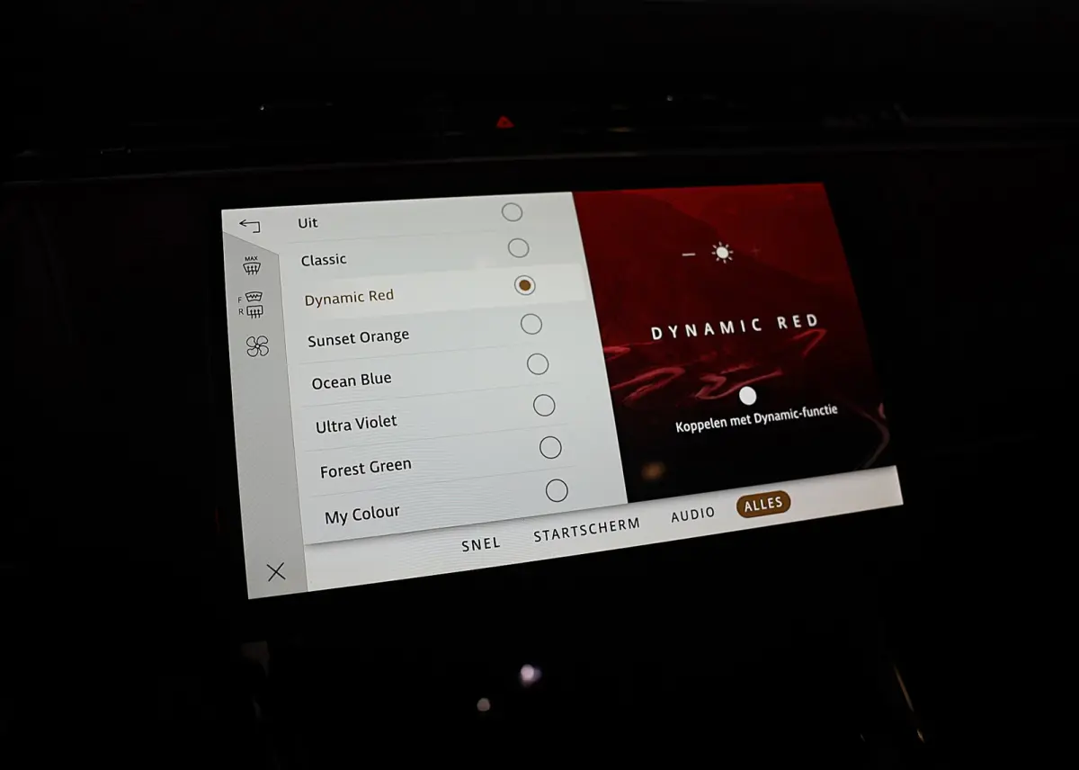 3.0 P550e Autobiography PHEV / SV Bespoke Deep Garnet / Massage / Head Up / Verkoeling / Memory /Pano