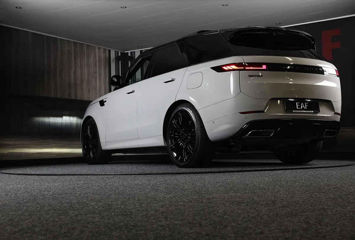 3.0 P550e Autobiography PHEV / SV Bespoke Deep Garnet / Massage / Head Up / Verkoeling / Memory /Pano