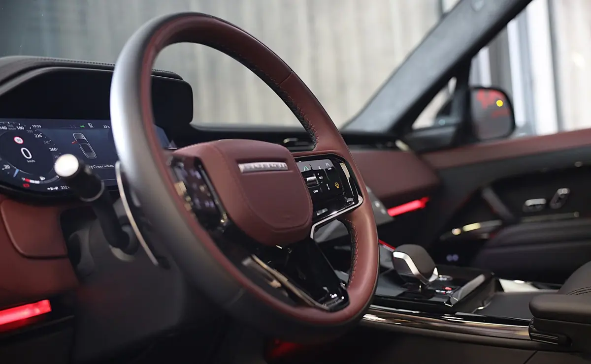 3.0 P550e Autobiography PHEV / SV Bespoke Deep Garnet / Massage / Head Up / Verkoeling / Memory /Pano