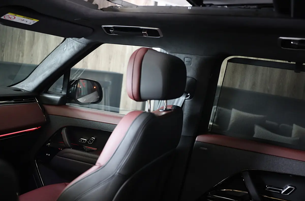 3.0 P550e Autobiography PHEV / SV Bespoke Deep Garnet / Massage / Head Up / Verkoeling / Memory /Pano