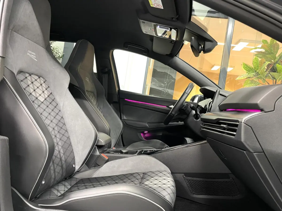 1.5 TSI R-Line Black Style/ Cam/ IQ/ H&K/ Keyless/ CarPlay