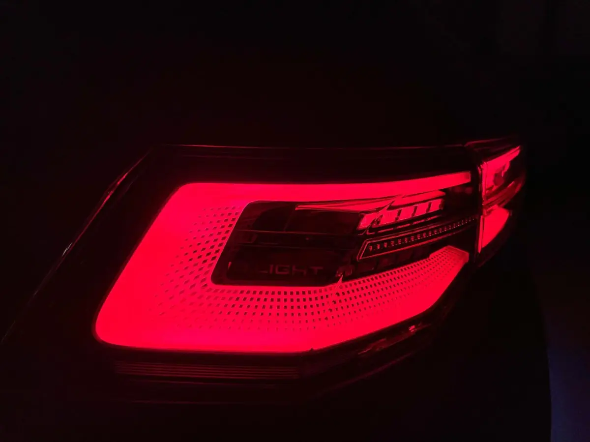1.5 TSI R-Line Black Style/ Cam/ IQ/ H&K/ Keyless/ CarPlay
