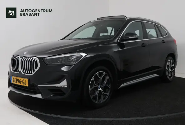 sDrive20i VDL Nedcar Edition (PANORAMADAK, CAMERA, STOELVERWARMING, PARKEERSENSOREN)