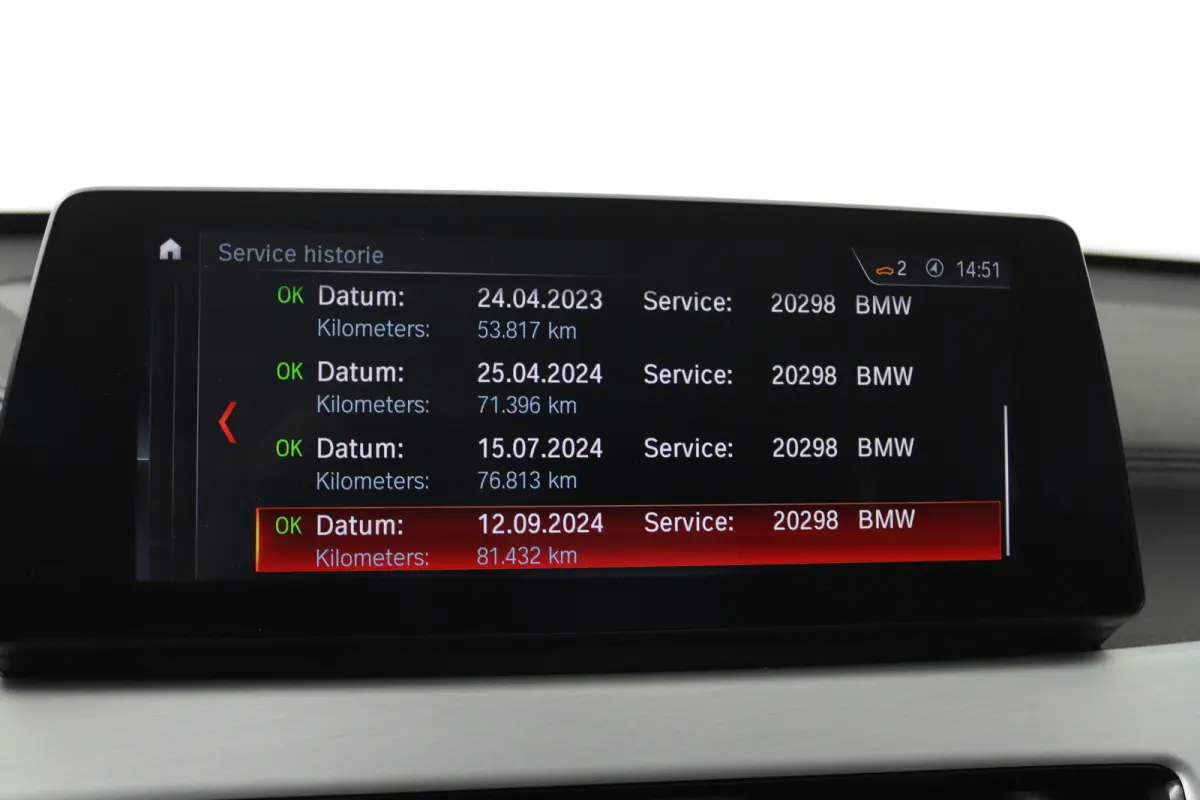 sDrive20i VDL Nedcar Edition (PANORAMADAK, CAMERA, STOELVERWARMING, PARKEERSENSOREN)