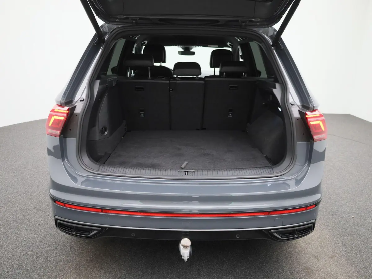 1.4 TSI eHybrid R-Line Business+ 245 PK| SoH 95% | Dealeronderhouden | Trekhaak | Navigatie Pro | 360 Camera | Stoelverwarming | Stuurwielverwarming | 20 Inch Velgen | Dodehoekdetectie | Bla