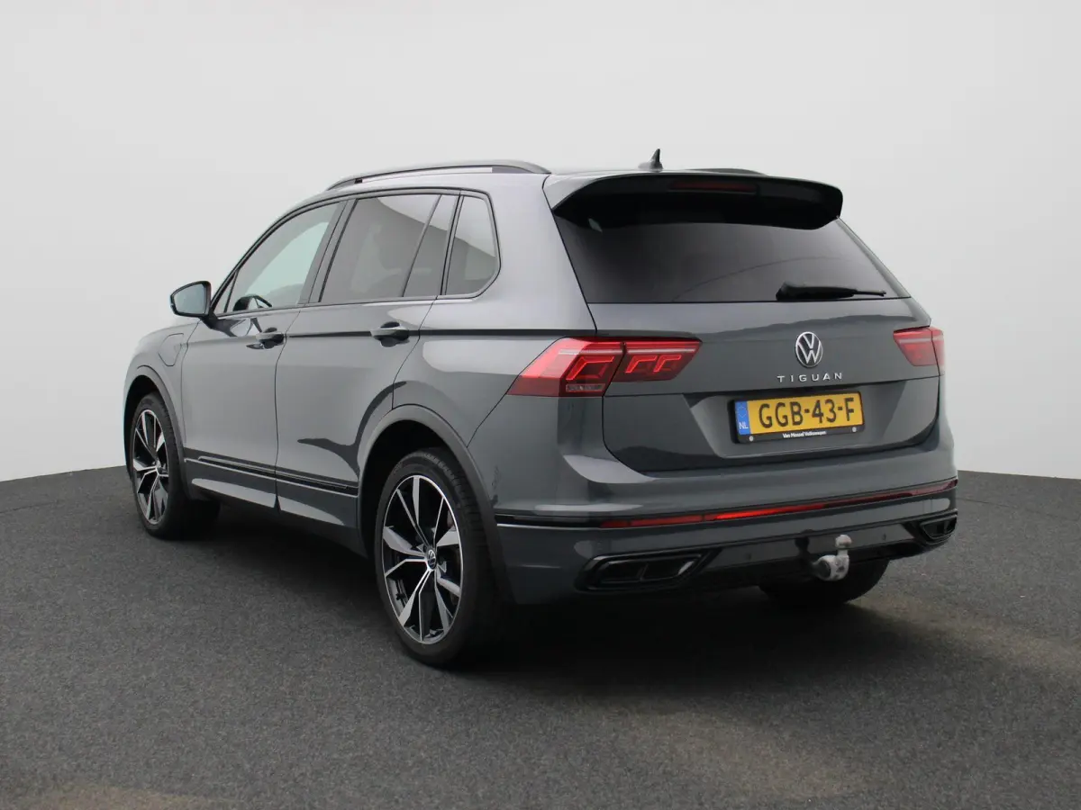 1.4 TSI eHybrid R-Line Business+ 245 PK| SoH 95% | Dealeronderhouden | Trekhaak | Navigatie Pro | 360 Camera | Stoelverwarming | Stuurwielverwarming | 20 Inch Velgen | Dodehoekdetectie | Bla