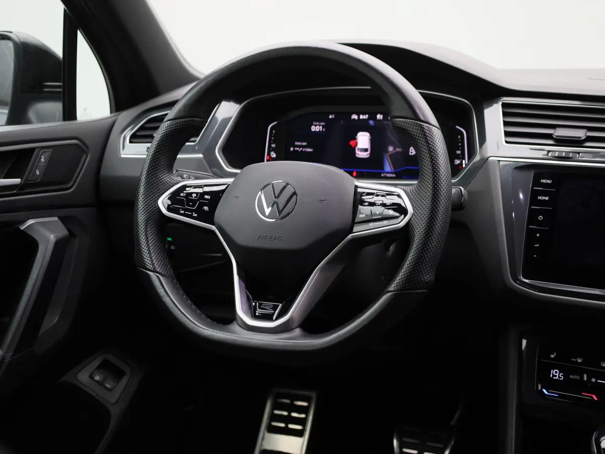 1.4 TSI eHybrid R-Line Business+ 245 PK| SoH 95% | Dealeronderhouden | Trekhaak | Navigatie Pro | 360 Camera | Stoelverwarming | Stuurwielverwarming | 20 Inch Velgen | Dodehoekdetectie | Bla