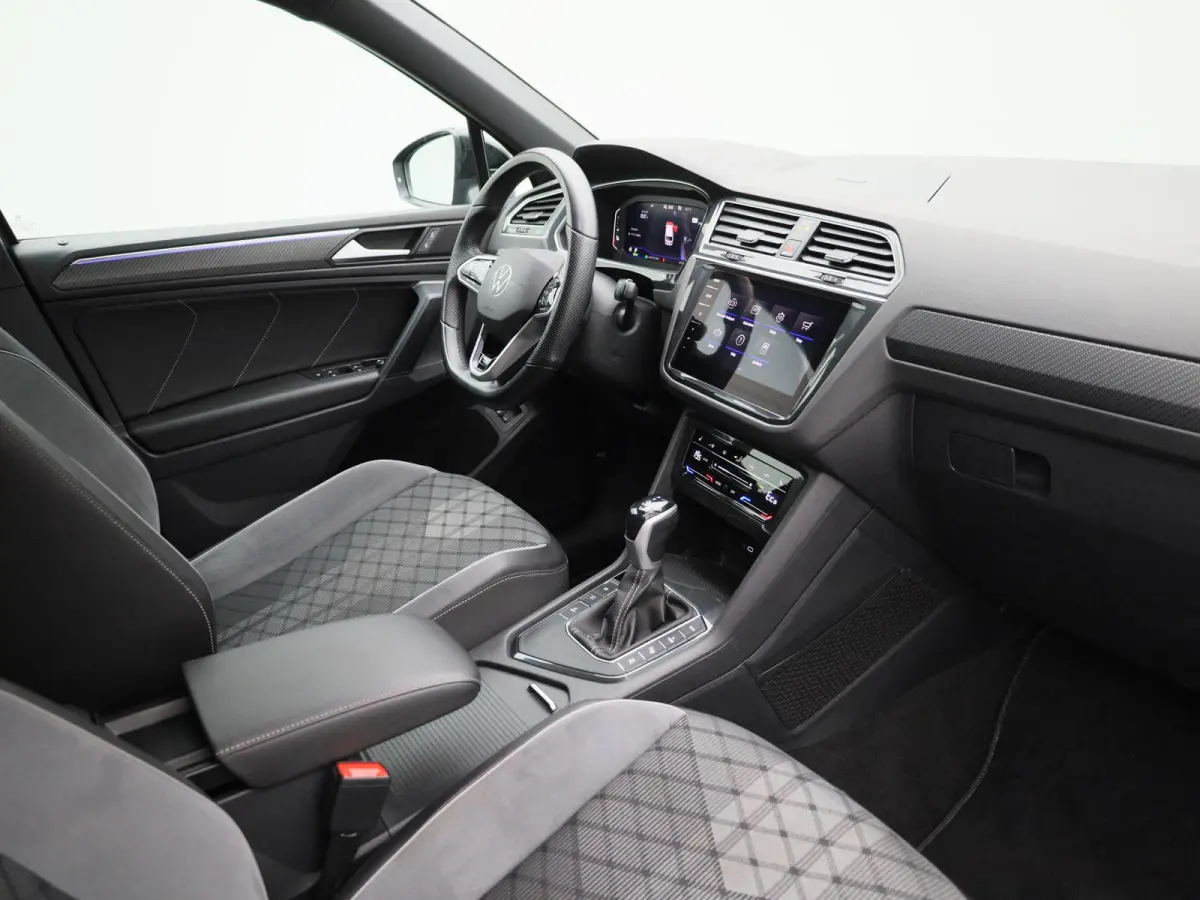 1.4 TSI eHybrid R-Line Business+ 245 PK| SoH 95% | Dealeronderhouden | Trekhaak | Navigatie Pro | 360 Camera | Stoelverwarming | Stuurwielverwarming | 20 Inch Velgen | Dodehoekdetectie | Bla