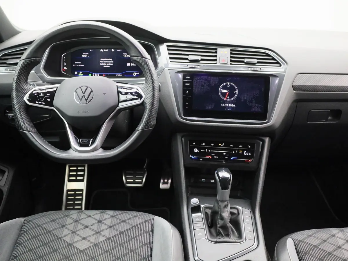 1.4 TSI eHybrid R-Line Business+ 245 PK| SoH 95% | Dealeronderhouden | Trekhaak | Navigatie Pro | 360 Camera | Stoelverwarming | Stuurwielverwarming | 20 Inch Velgen | Dodehoekdetectie | Bla
