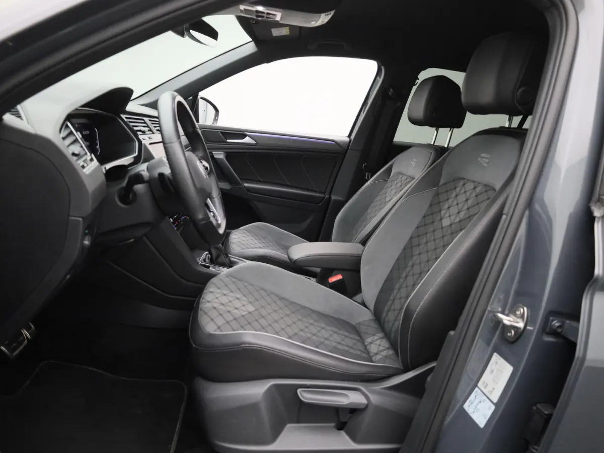 1.4 TSI eHybrid R-Line Business+ 245 PK| SoH 95% | Dealeronderhouden | Trekhaak | Navigatie Pro | 360 Camera | Stoelverwarming | Stuurwielverwarming | 20 Inch Velgen | Dodehoekdetectie | Bla