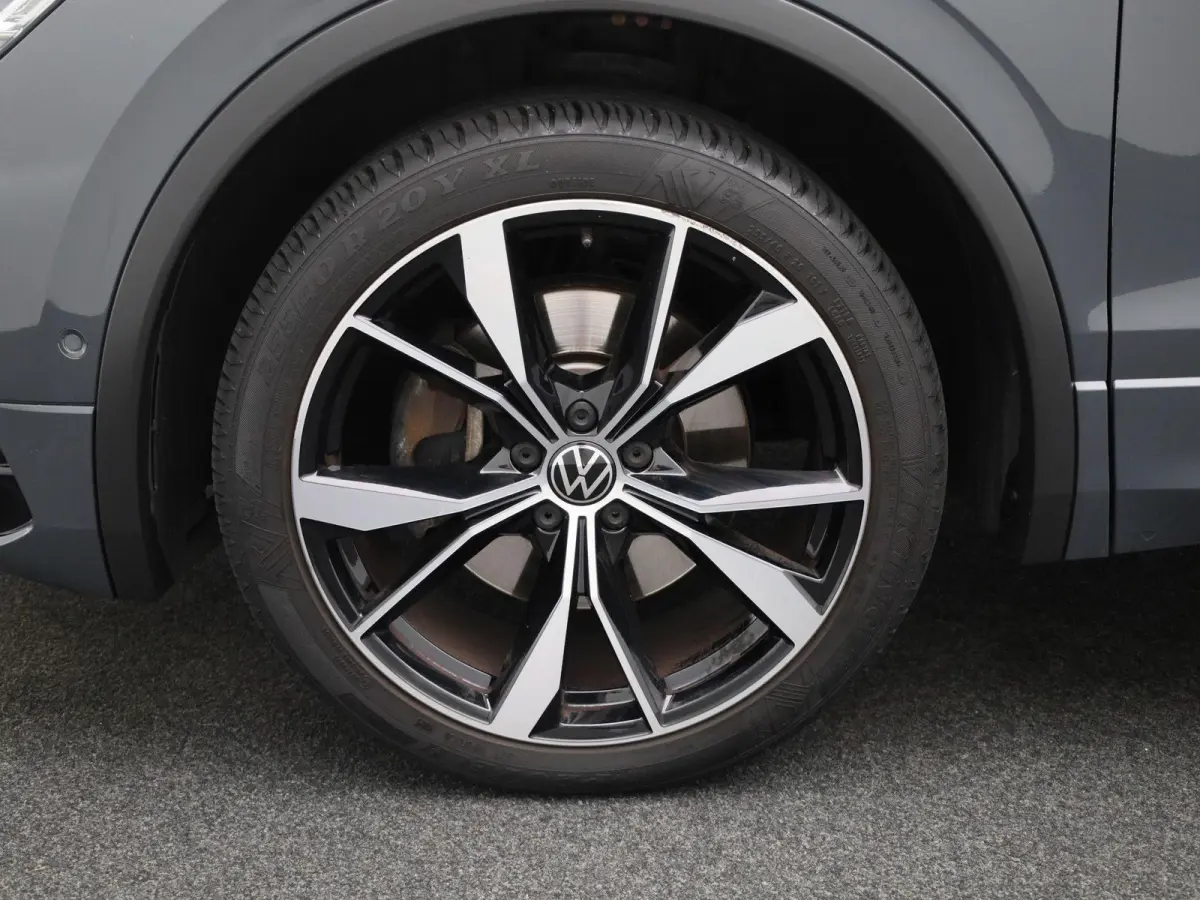 1.4 TSI eHybrid R-Line Business+ 245 PK| SoH 95% | Dealeronderhouden | Trekhaak | Navigatie Pro | 360 Camera | Stoelverwarming | Stuurwielverwarming | 20 Inch Velgen | Dodehoekdetectie | Bla