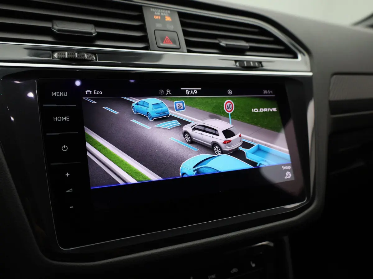 1.4 TSI eHybrid R-Line Business+ 245 PK| SoH 95% | Dealeronderhouden | Trekhaak | Navigatie Pro | 360 Camera | Stoelverwarming | Stuurwielverwarming | 20 Inch Velgen | Dodehoekdetectie | Bla