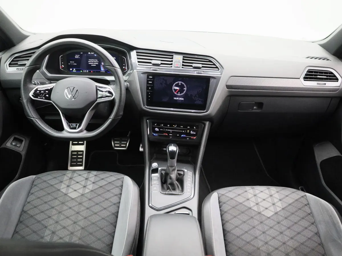 1.4 TSI eHybrid R-Line Business+ 245 PK| SoH 95% | Dealeronderhouden | Trekhaak | Navigatie Pro | 360 Camera | Stoelverwarming | Stuurwielverwarming | 20 Inch Velgen | Dodehoekdetectie | Bla