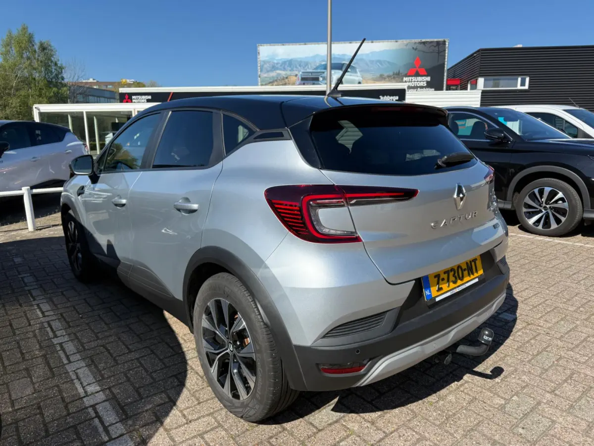 evolution E-Tech hybride 145 | Trekhaak | Parkeercamera | Navigatie | Climate Control |