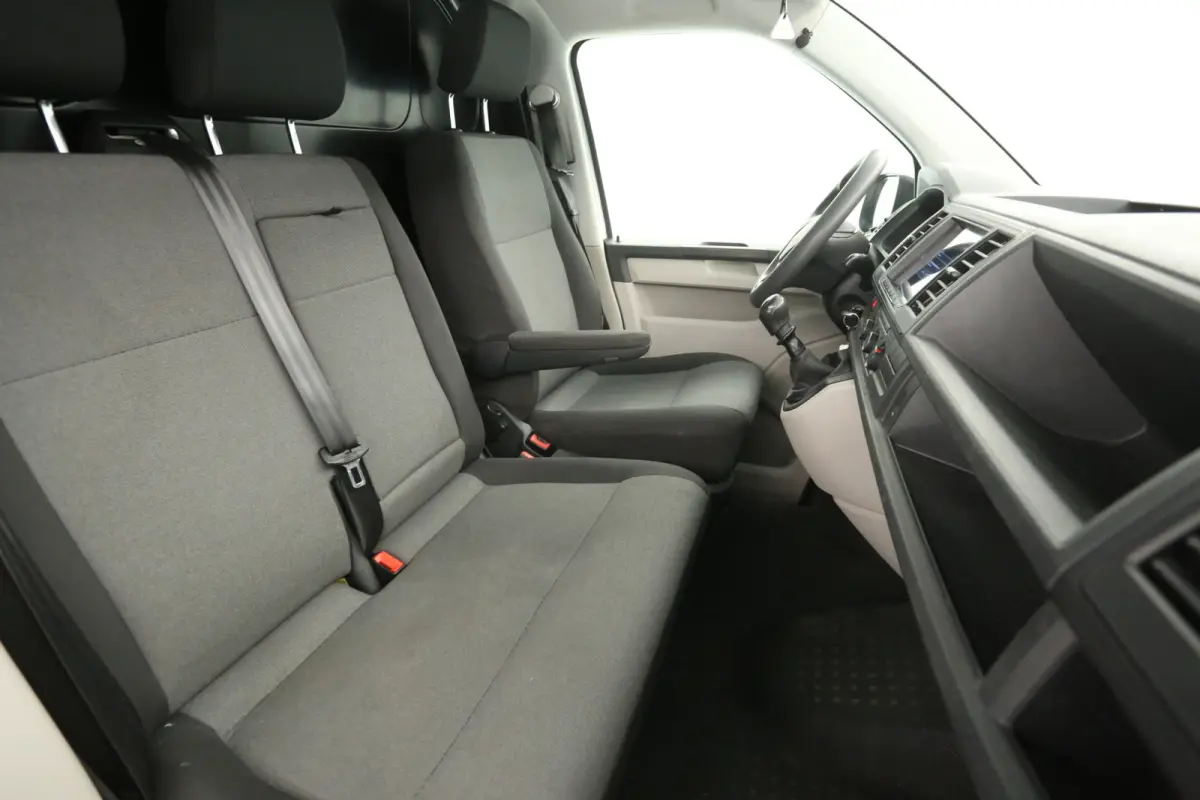 2.0 TDI L1H1 | Airco | Cruise | 3 Zits | 2xSchuifdeur | Trekhaak | Parkeersens.