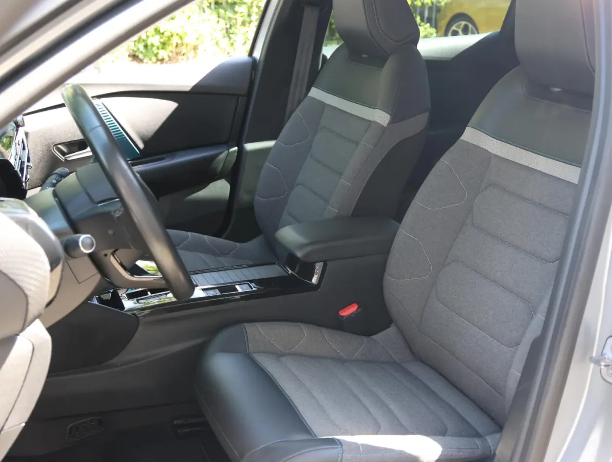 Feel Edition 50 kWh | Accu 91% | Camera | Navigatie | Apple en Android | Climate control