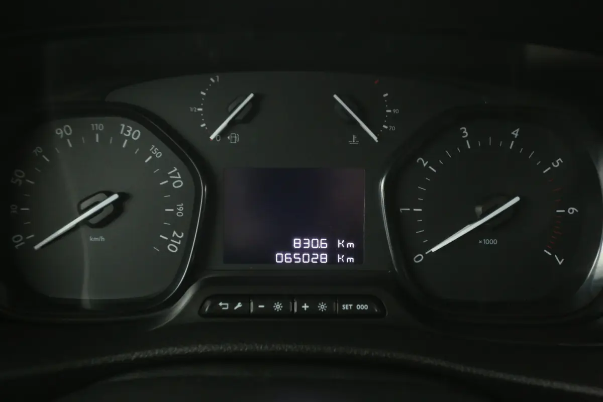 1.5 BlueHDI L2H1 | Airco | Cruise | Carplay | 3 Zits | Trekhaak