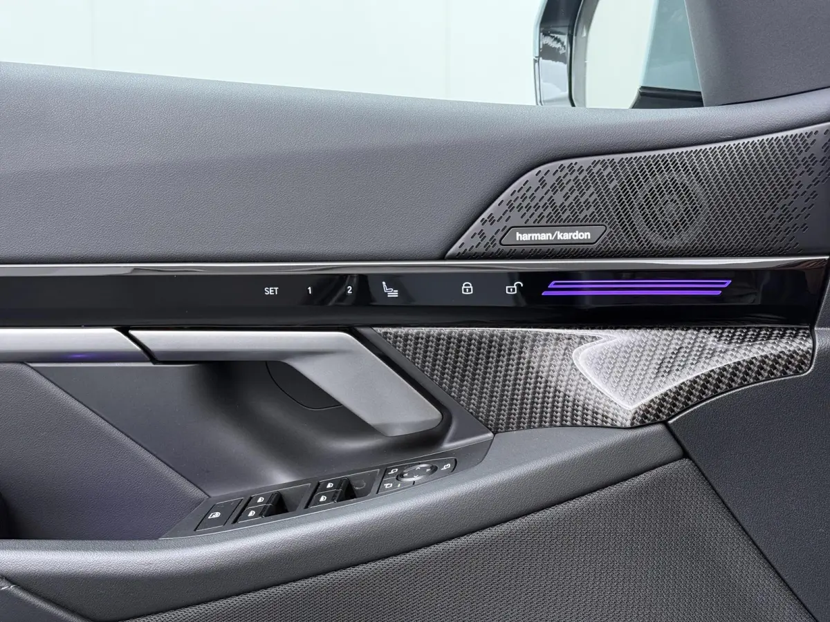 520i M Sport Pro | Glazen Panoramadak | Trekhaak Elektrisch | Stuur- en Stoelverwarming voor en achter | Harman Kardon | Driving Assistant Professional | Head-Up Display |