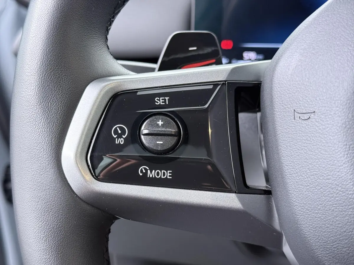 520i M Sport Pro | Glazen Panoramadak | Trekhaak Elektrisch | Stuur- en Stoelverwarming voor en achter | Harman Kardon | Driving Assistant Professional | Head-Up Display |