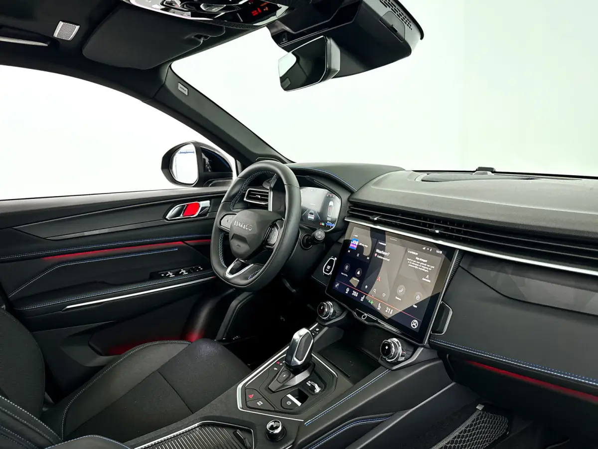 1.5 | Panoramadak | 360° Camera | Infinity audio | Blis | Stoel- en stuurverwarming | Adaptieve cruise control
