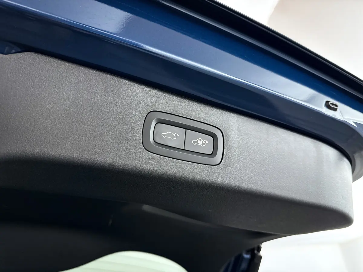 1.5 | Panoramadak | 360° Camera | Infinity audio | Blis | Stoel- en stuurverwarming | Adaptieve cruise control