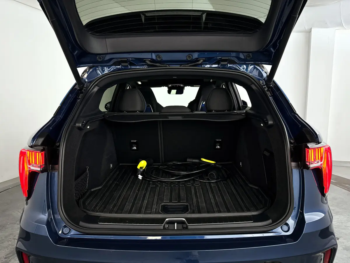 1.5 | Panoramadak | 360° Camera | Infinity audio | Blis | Stoel- en stuurverwarming | Adaptieve cruise control