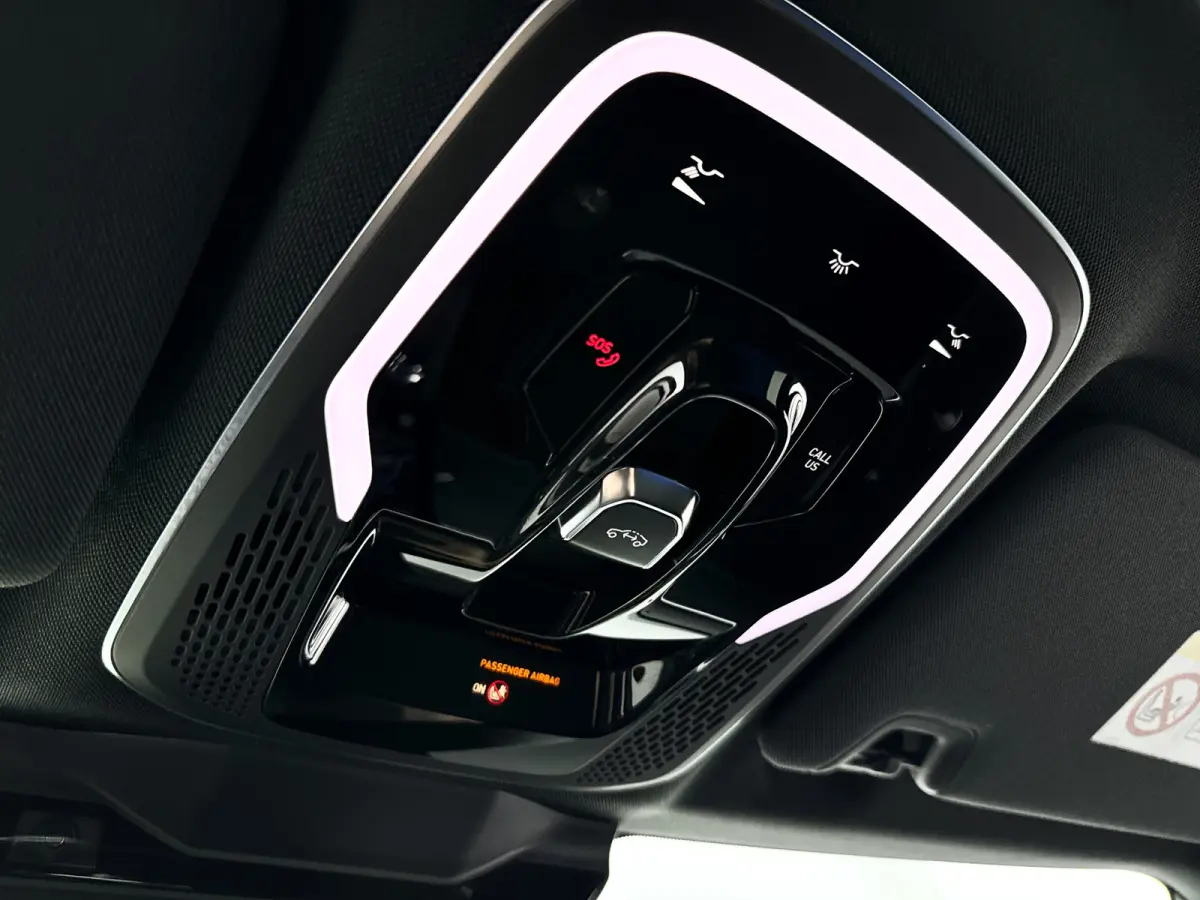 1.5 | Panoramadak | 360° Camera | Infinity audio | Blis | Stoel- en stuurverwarming | Adaptieve cruise control