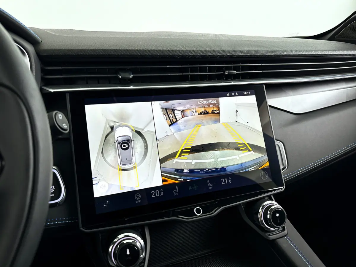 1.5 | Panoramadak | 360° Camera | Infinity audio | Blis | Stoel- en stuurverwarming | Adaptieve cruise control