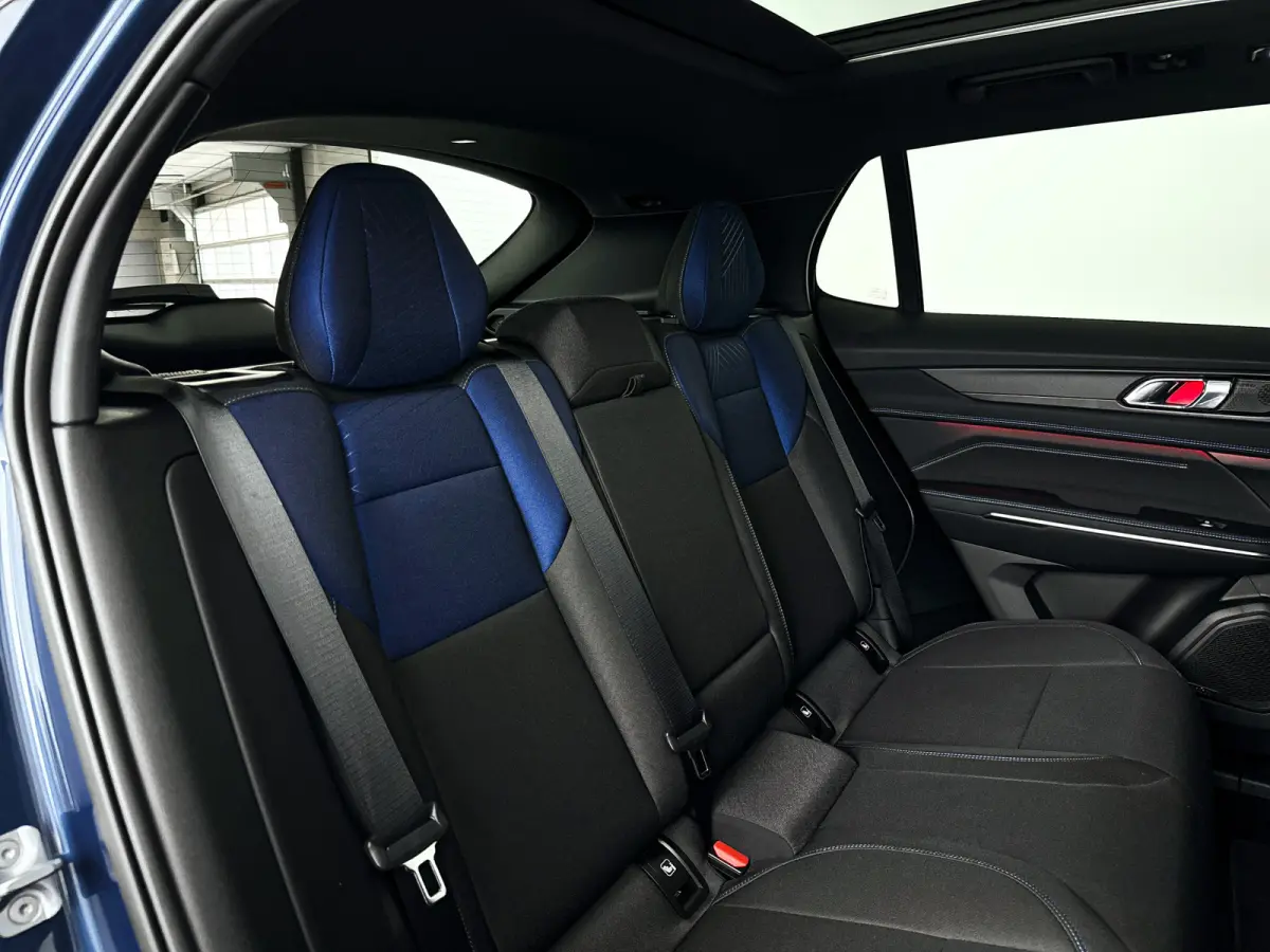 1.5 | Panoramadak | 360° Camera | Infinity audio | Blis | Stoel- en stuurverwarming | Adaptieve cruise control