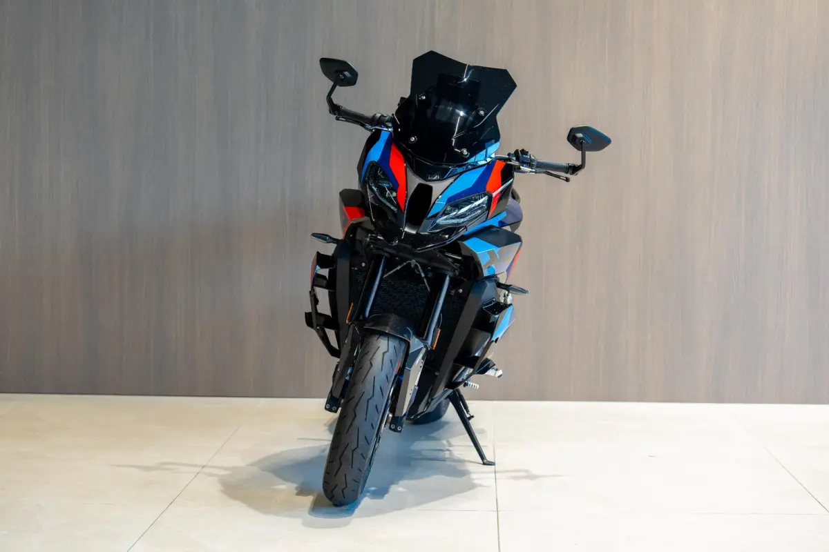 M Competition Carbon Akrapovic M GPS Laptimer (2025)