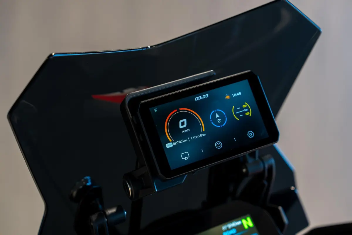 M Competition Carbon Akrapovic M GPS Laptimer (2025)