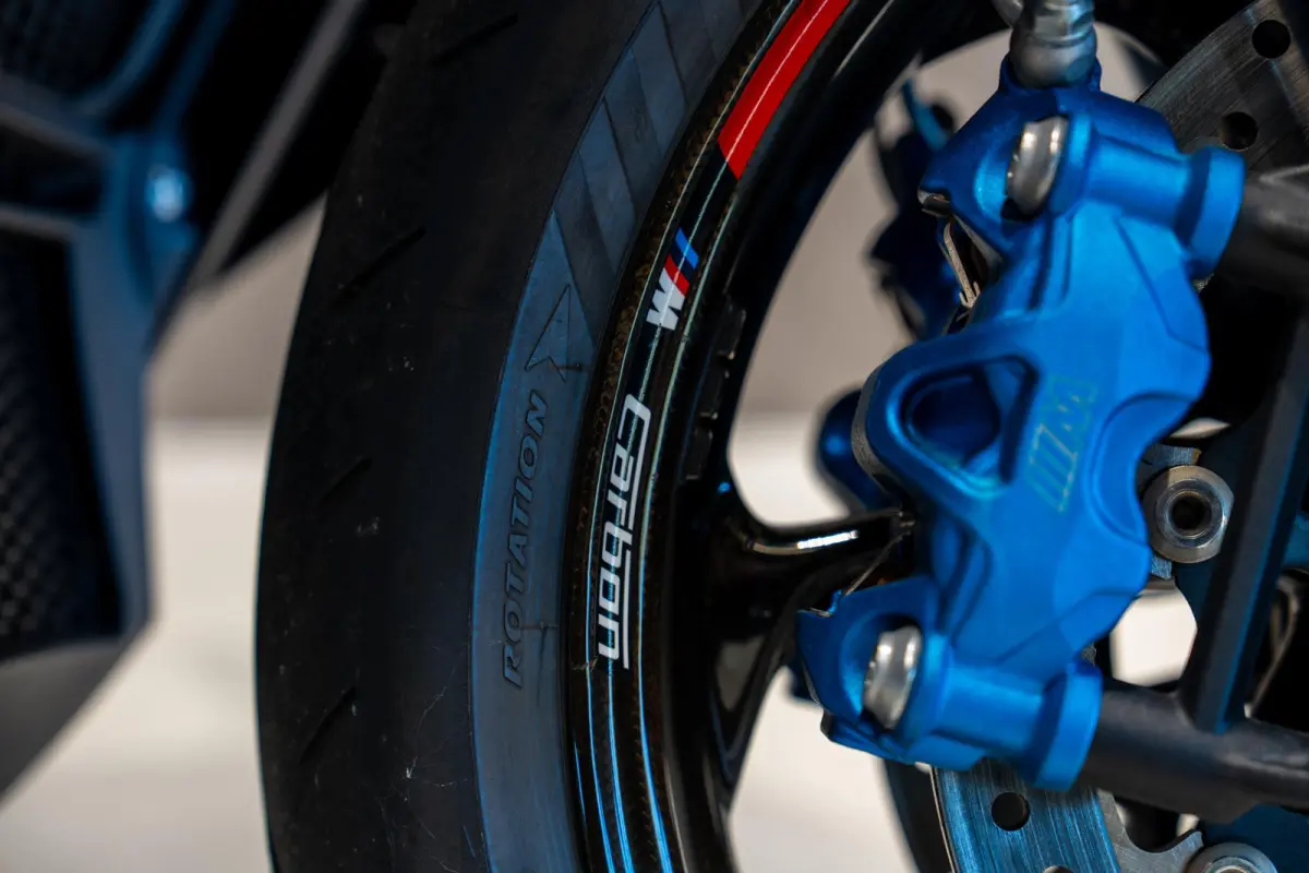 M Competition Carbon Akrapovic M GPS Laptimer (2025)