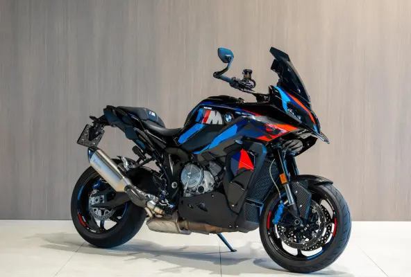 M Competition Carbon Akrapovic M GPS Laptimer (2025)