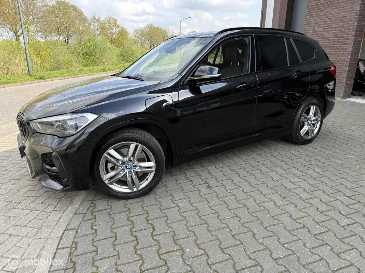xDrive25e M-SPORT 2022