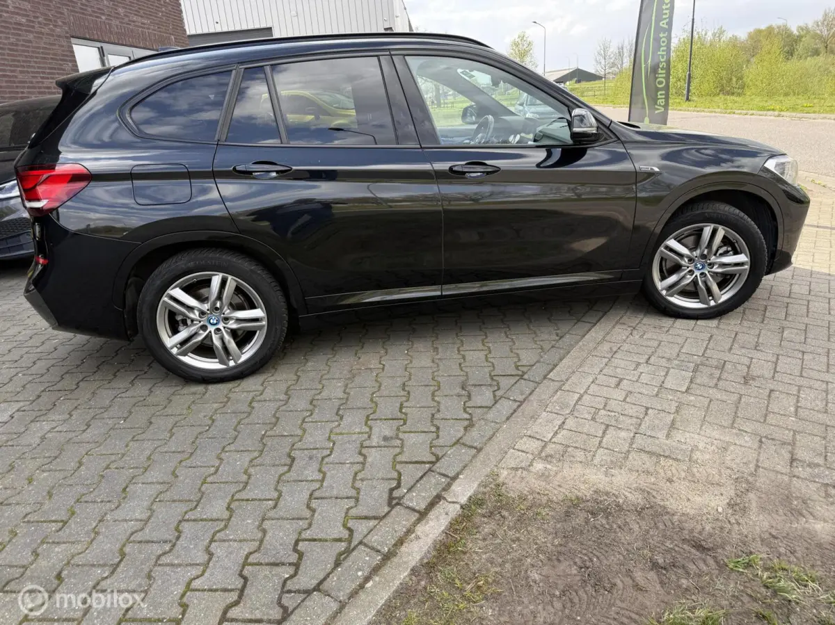 xDrive25e M-SPORT 2022