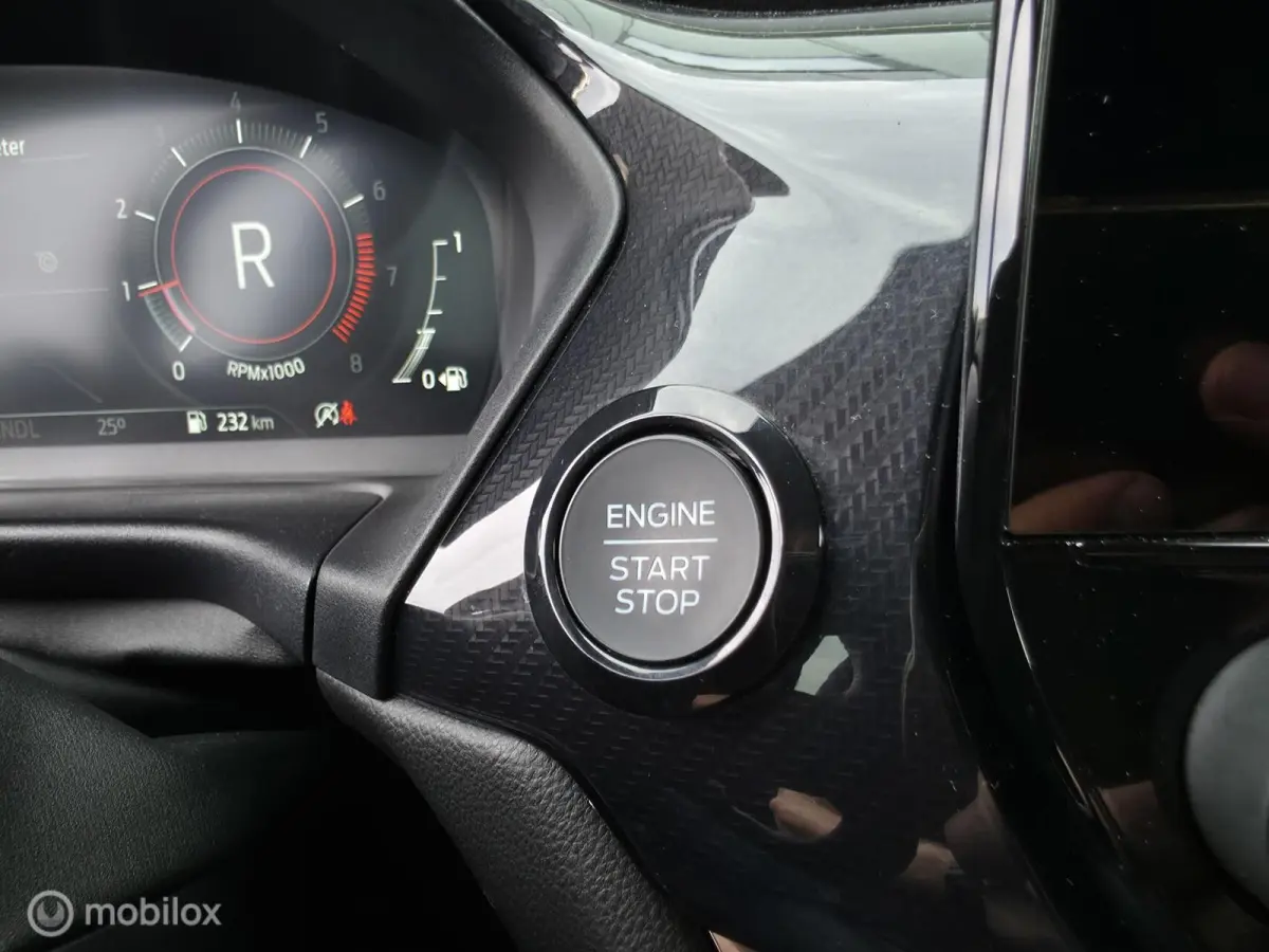 1.0 EcoBoost Hybrid ST-Line X / B&O / Virtual