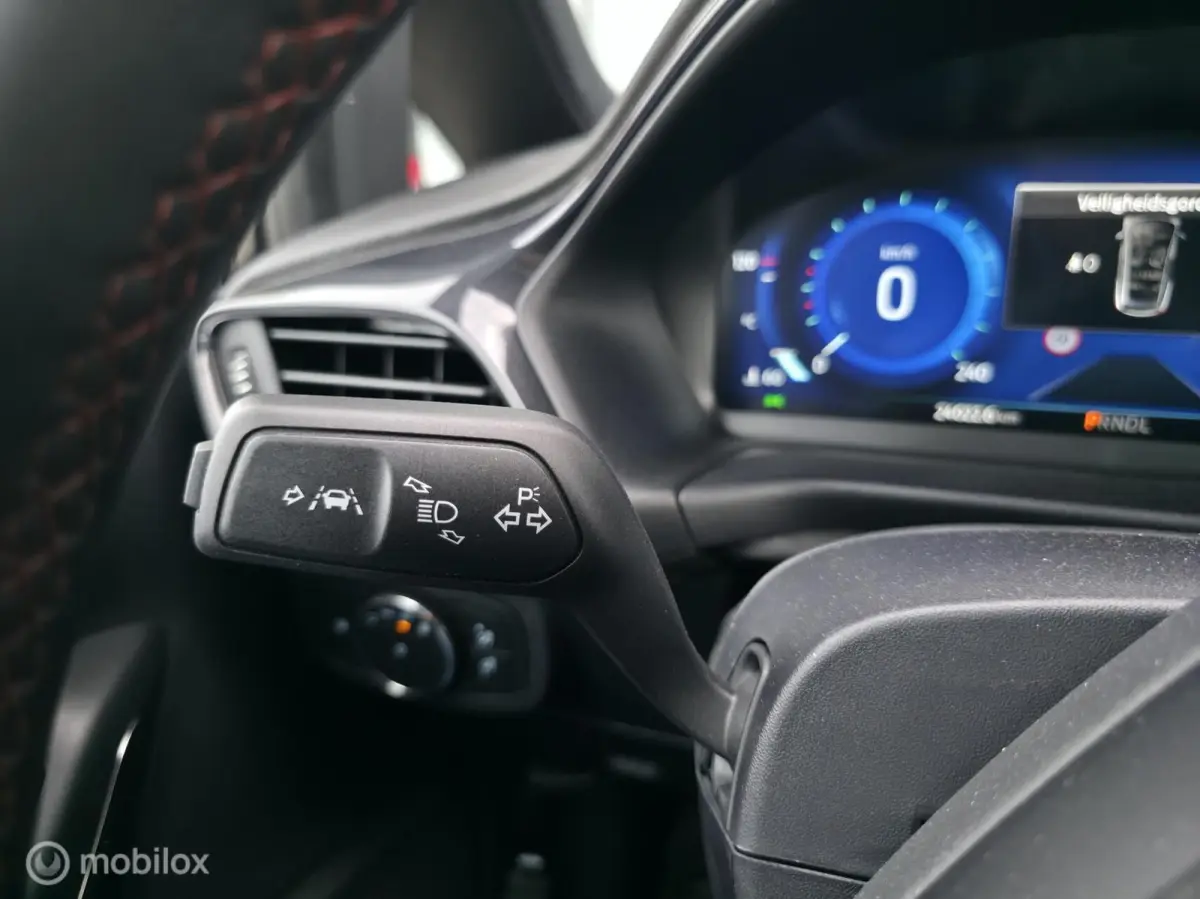 1.0 EcoBoost Hybrid ST-Line X / B&O / Virtual