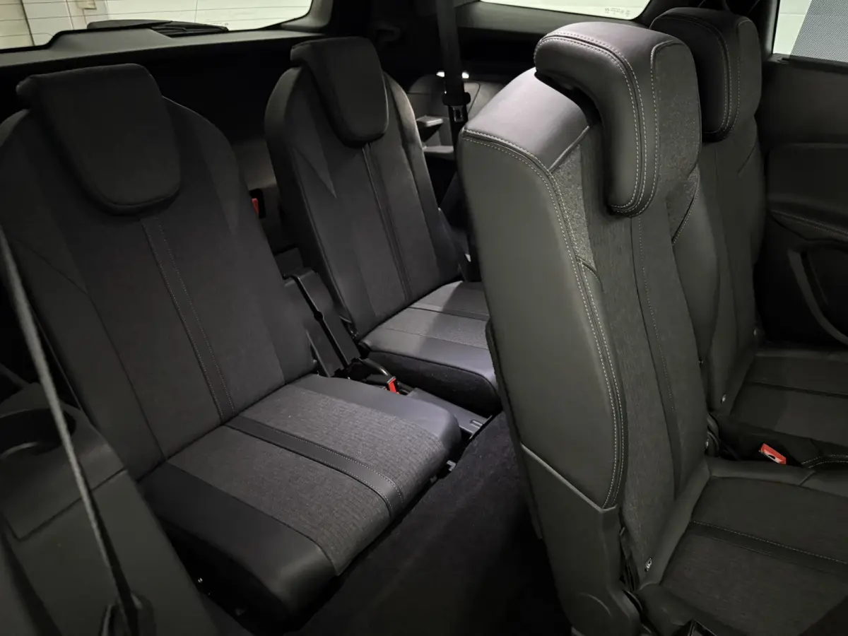 1.6 PureTech GT-Line 7p. | Pano | Camera | Sfeer | Virtual | Carplay | LED | Clima | Cruise