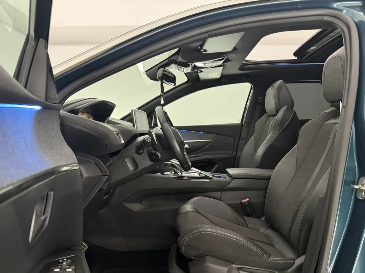 1.6 PureTech GT-Line 7p. | Pano | Camera | Sfeer | Virtual | Carplay | LED | Clima | Cruise