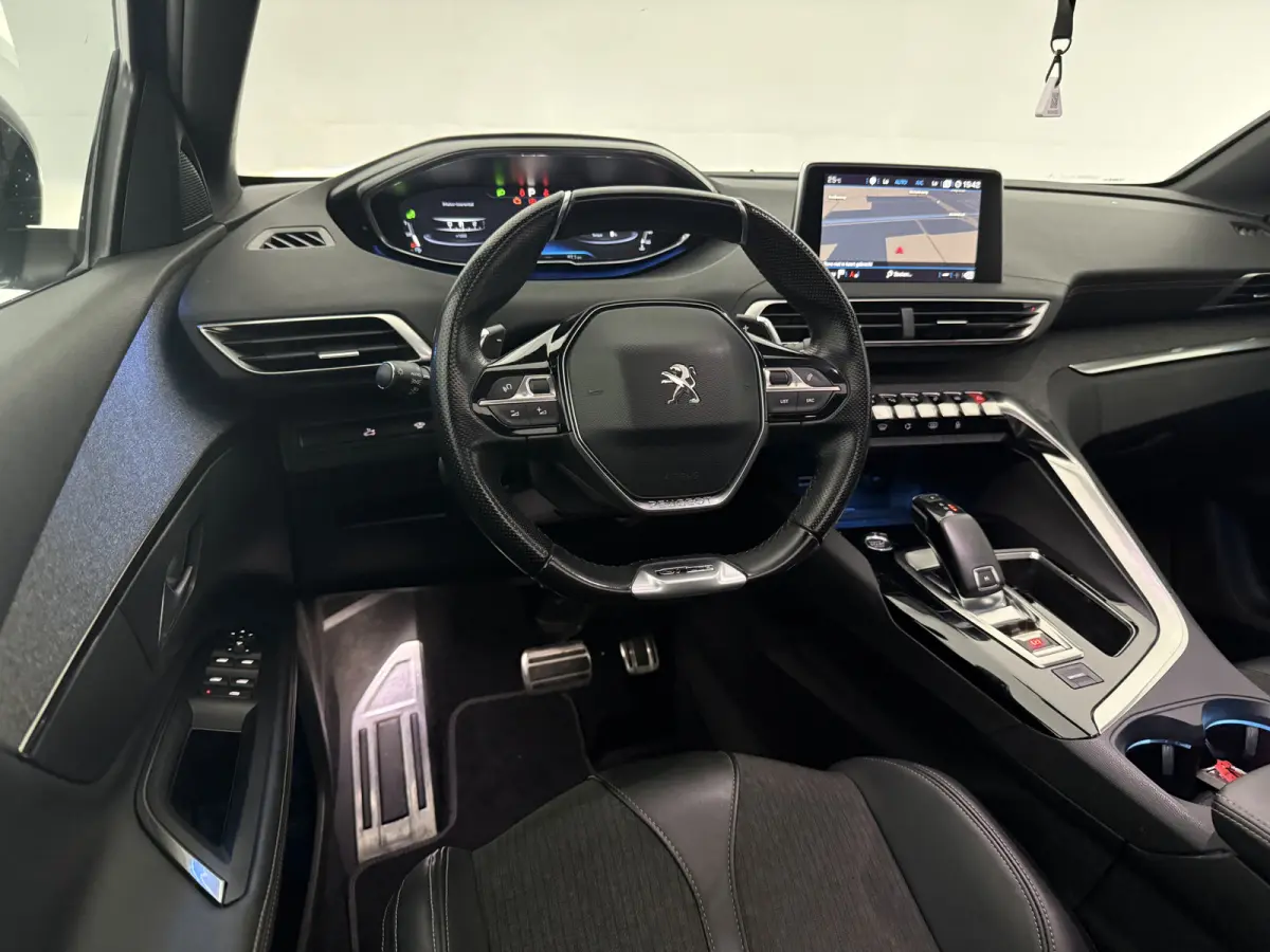1.6 PureTech GT-Line 7p. | Pano | Camera | Sfeer | Virtual | Carplay | LED | Clima | Cruise