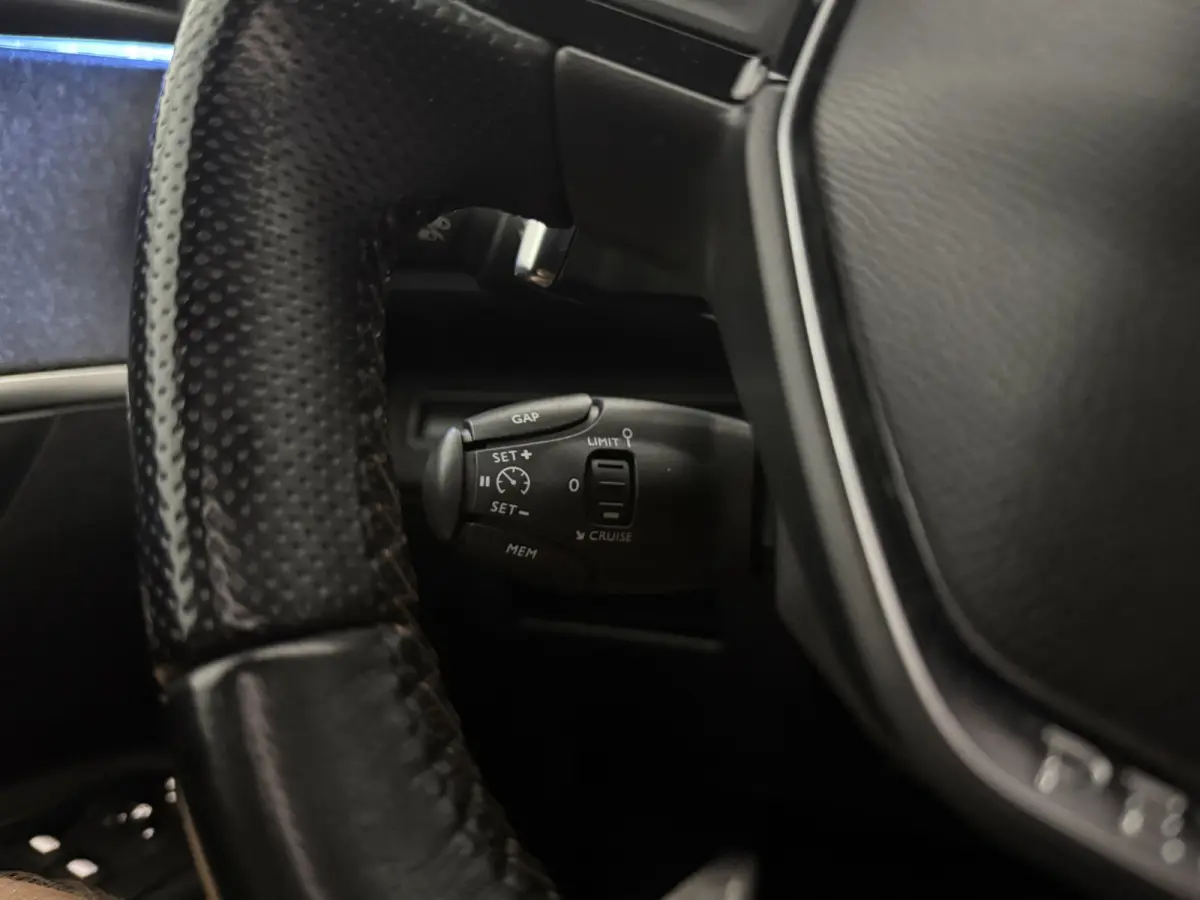 1.6 PureTech GT-Line 7p. | Pano | Camera | Sfeer | Virtual | Carplay | LED | Clima | Cruise