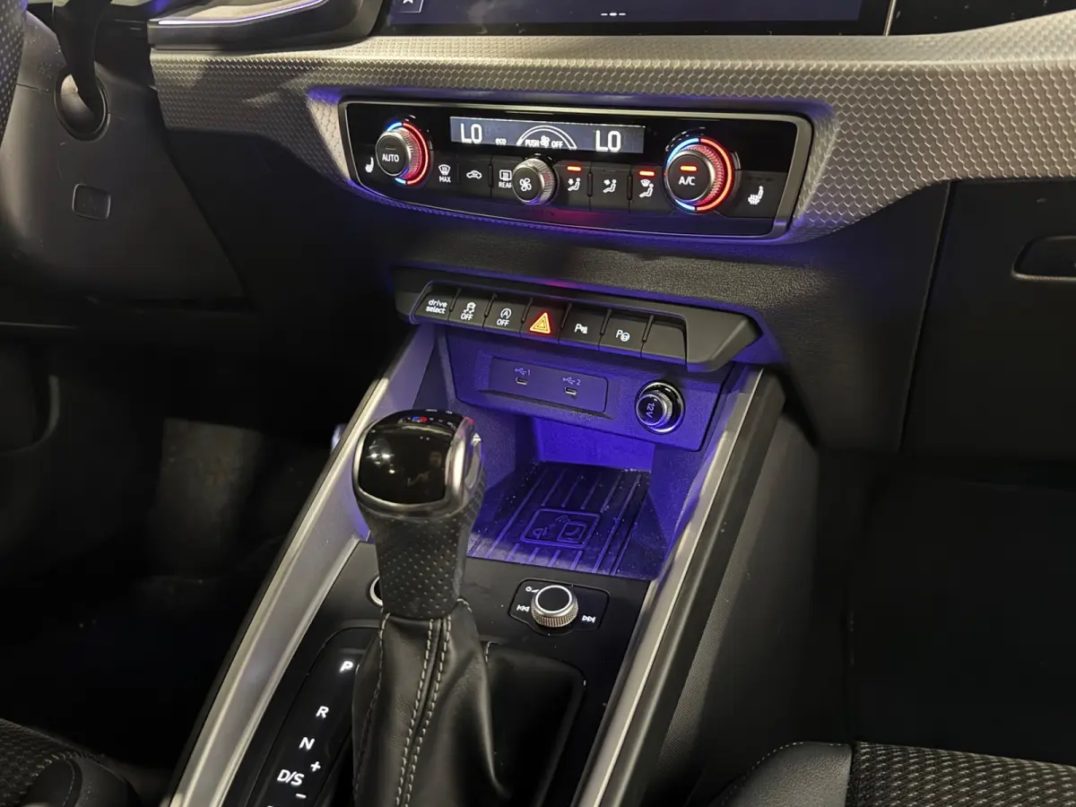 Citycarver 35 TFSI epic | BLACK OPTIC | B&O | NARDO GREY | CAMERA | AMBIANCE