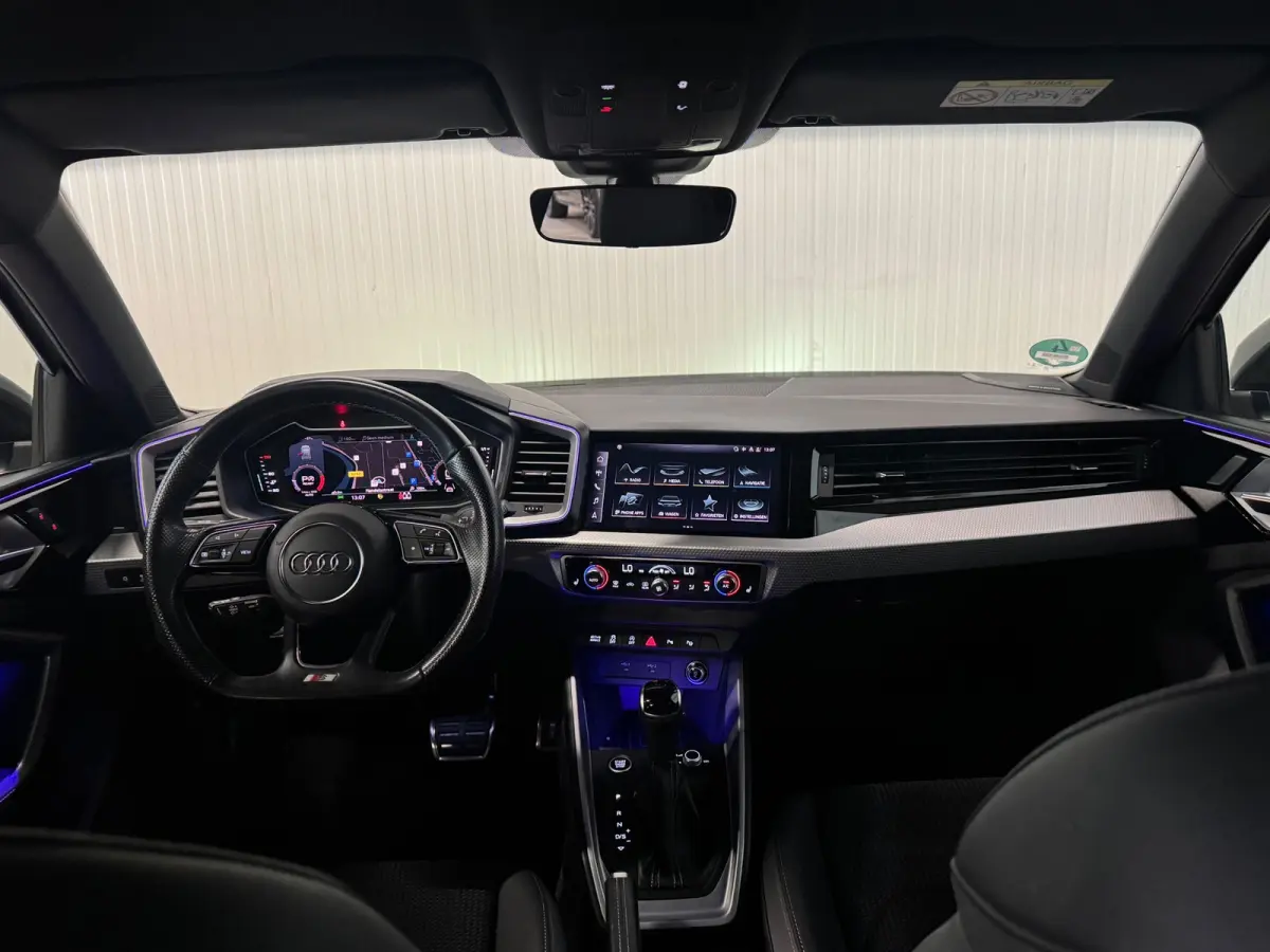 Citycarver 35 TFSI epic | BLACK OPTIC | B&O | NARDO GREY | CAMERA | AMBIANCE
