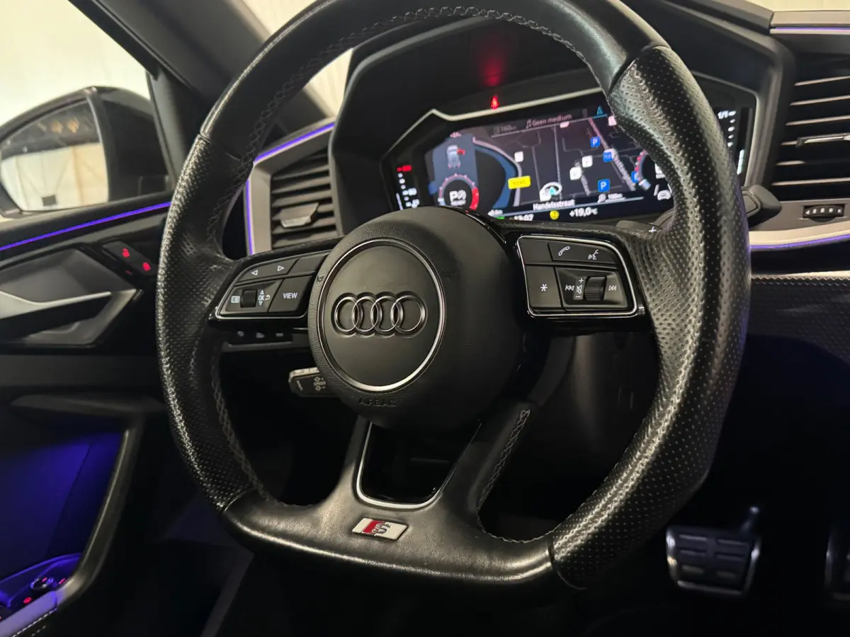 Citycarver 35 TFSI epic | BLACK OPTIC | B&O | NARDO GREY | CAMERA | AMBIANCE
