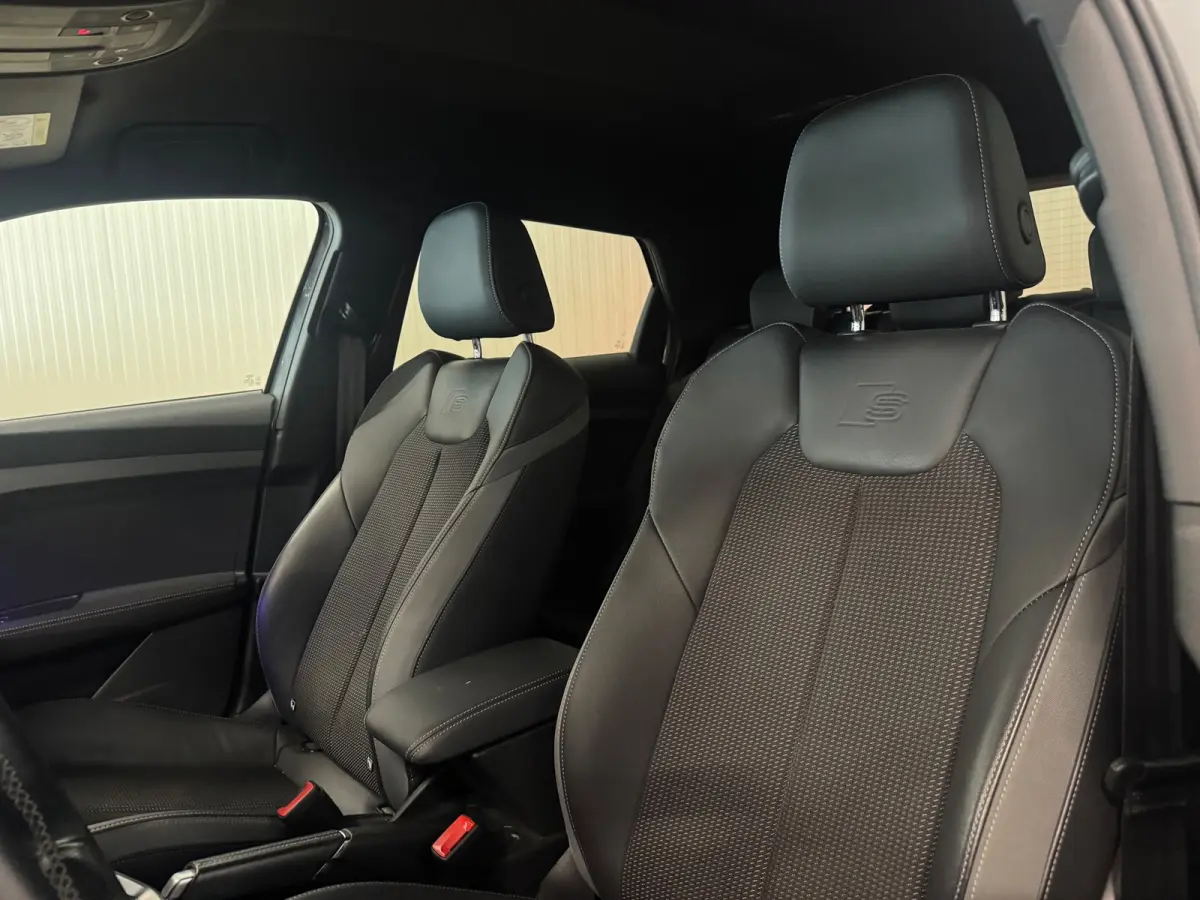 Citycarver 35 TFSI epic | BLACK OPTIC | B&O | NARDO GREY | CAMERA | AMBIANCE