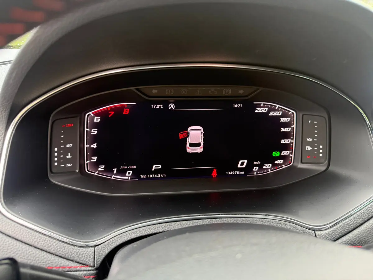1.0 TSI FR DSG I CARPLAY I ALCANTARA I PDC I CLIMA I CRUISE I VOL!!