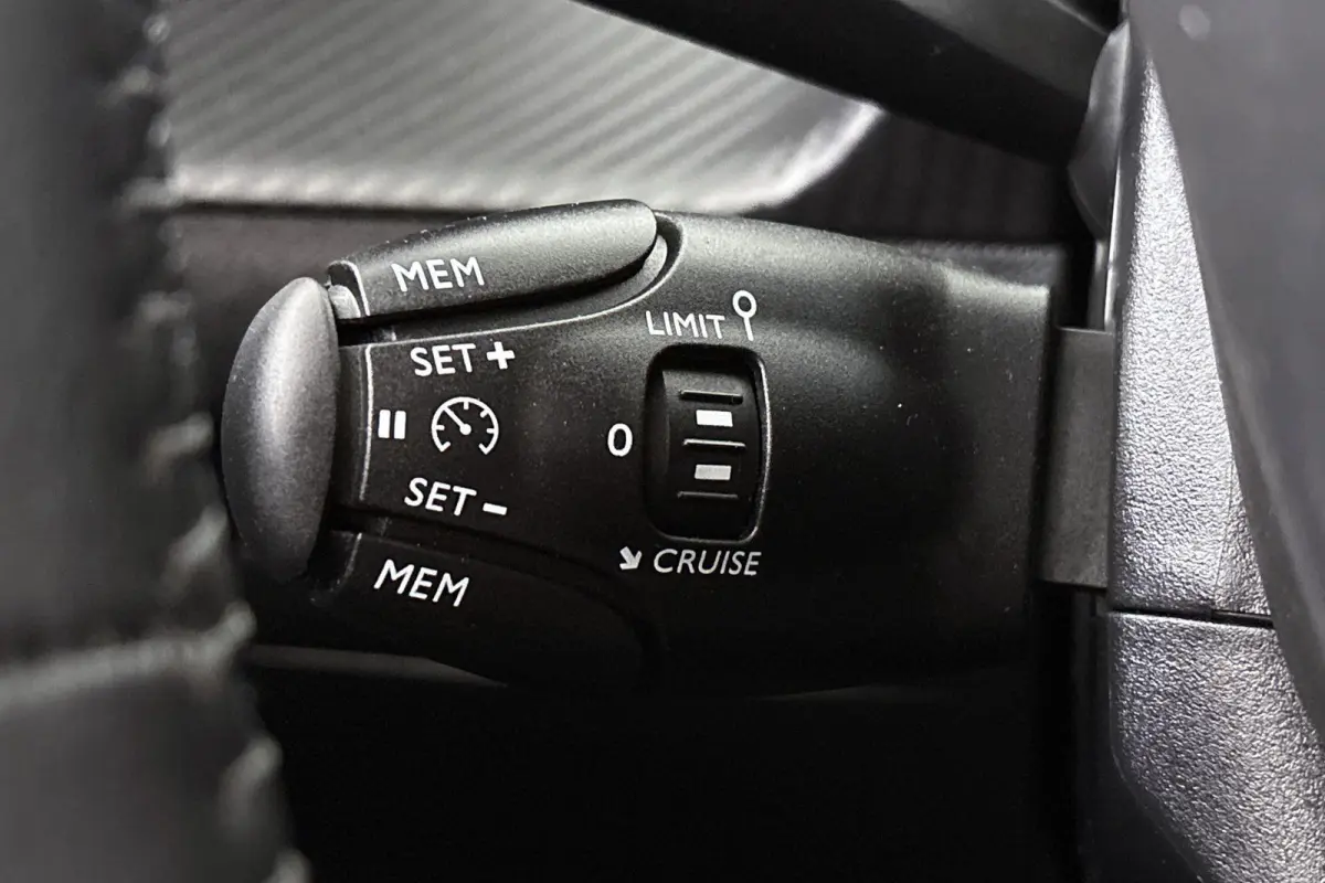 1.2 PureTech Active Navigatie Airco Apple CarPlay