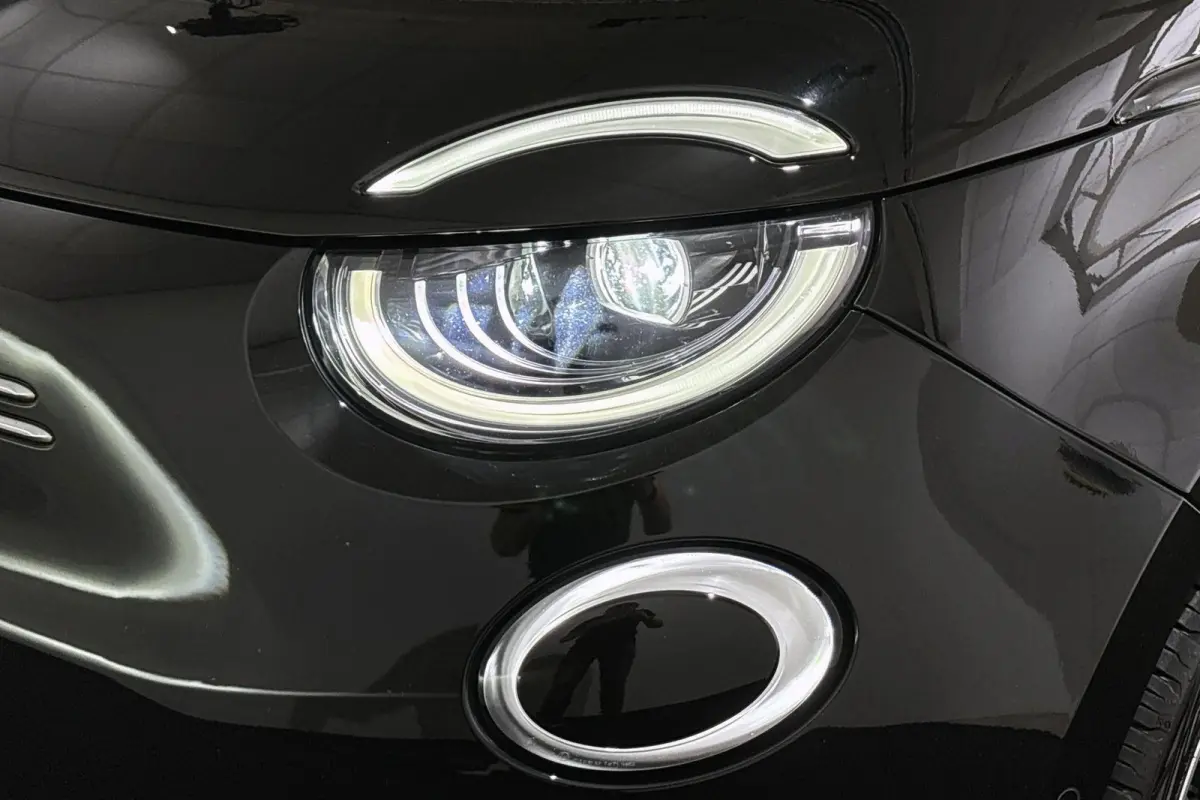 La Prima 42 kWh Cabrio Leder Stoelverwarming Achteruitrijcamera 17"