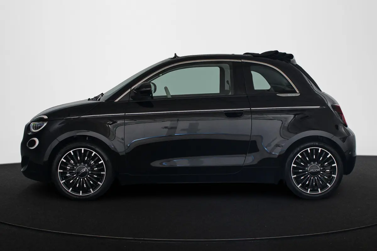 La Prima 42 kWh Cabrio Leder Stoelverwarming Achteruitrijcamera 17"