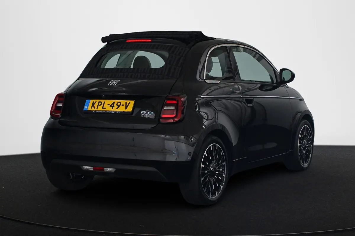 La Prima 42 kWh Cabrio Leder Stoelverwarming Achteruitrijcamera 17"